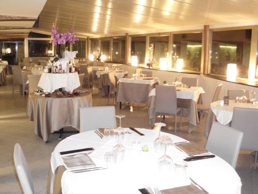 Al ristorante de Le Rocce del Capo un San Valentino romantico con vista mare e un ricco menù cucinato a regola d'arte