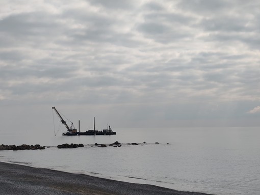 Reef di Ventimiglia, l'assessore Catalano: "Intervento complesso condizionato dalle mareggiate" Reef di Ventimiglia, l'assessore Catalano: "Intervento complesso condizionato dalle mareggiate"