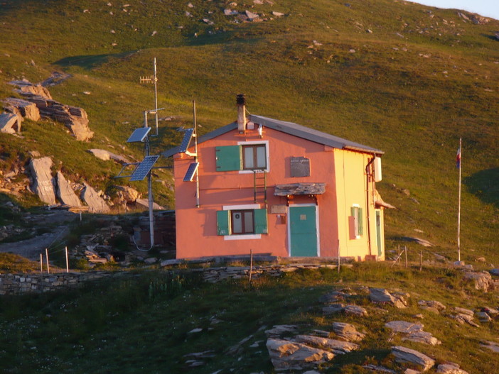 Triora: contributo dalla fondazione carige al CAI per il rifugio sul Monte Saccarello