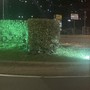 Giornata nazionale della bandiera: Camporosso illumina la rotonda del ponte dell'Amicizia di verde, bianco e rosso