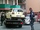 Sanremo: parcheggia l'auto sul passaggio pedonale. La polizia locale la fa rimuovere (foto)