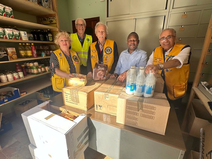 Raccolta alimentare del Lions Club Sanremo Host: 22 colli di prodotti alimentari donati alle parrocchie di Sanremo