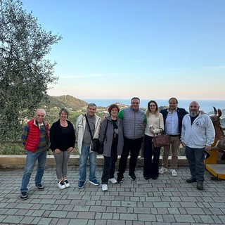 Elezioni Sanremo: il candidato Gianni Rolando in visita al canile Pluto's Residence Elezioni Sanremo: il candidato Gianni Rolando in visita al canile Pluto's Residence