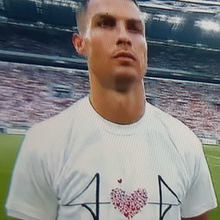 Crollo ponte, Serie A in campo per Genova. Cristiano Ronaldo ha indossato la maglia ‘Genova nel cuore’