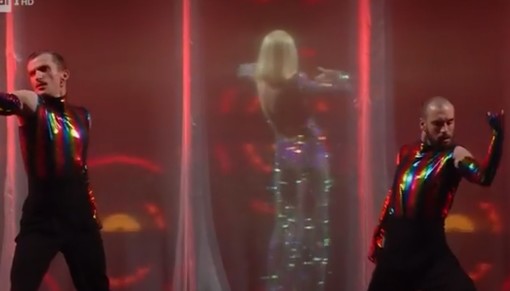 A Sanremo l'omaggio alla straordinaria Raffaella Carrà con il musical "Ballo ballo"