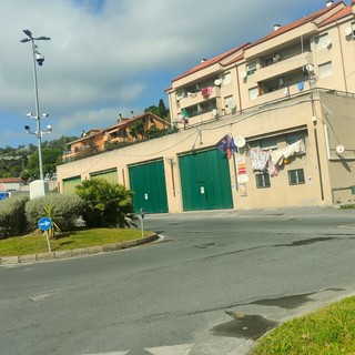 Imperia, cade dalla bici con la mamma: bimbo di 5 anni in ospedale Imperia, cade dalla bici con la mamma: bimbo di 5 anni in ospedale