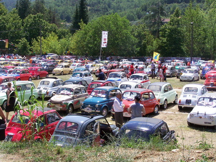 Sanremo: 'Liguria international Dog Show' e Fiat 500, ecco le ordinanze della Polizia Municipale Sanremo: 'Liguria international Dog Show' e Fiat 500, ecco le ordinanze della Polizia Municipale