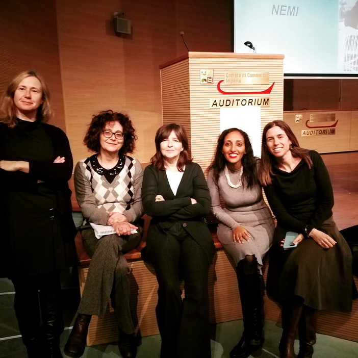 Esordio prestigioso all'Auditorium della Camera di Commercio di Imperia per il ciclo di incontro della Riviera dei Libri con gli studenti dell'istituto Ruffini di Imperia