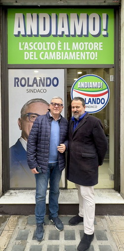 Elezioni Sanremo: 'Parla con Gianni', Rolando incontra la cittadinanza al point di 'Andiamo!' Elezioni Sanremo: 'Parla con Gianni', Rolando incontra la cittadinanza al point di 'Andiamo!'