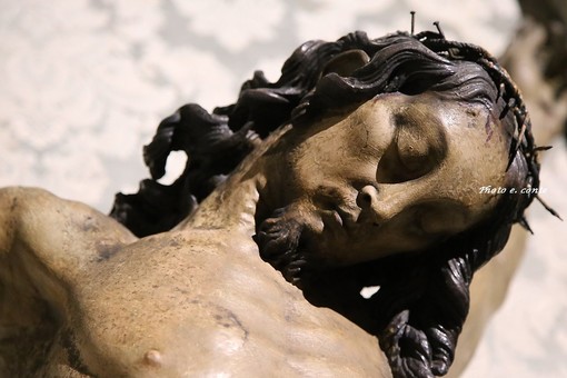 Bordighera: venerdì santo nel centro storico, torna la tradizionale suggestiva deposizione del Cristo dalla croce