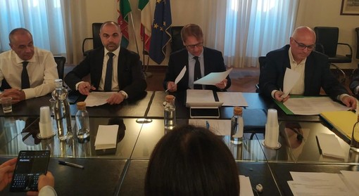 Demanio Marittimo, riunito a Roma il tavolo interregionale, Assessore Scajola: “Regioni chiederanno ruolo ancora più forte all’interno del tavolo tecnico nazionale” Demanio Marittimo, riunito a Roma il tavolo interregionale, Assessore Scajola: “Regioni chiederanno ruolo ancora più forte all’interno del tavolo tecnico nazionale”