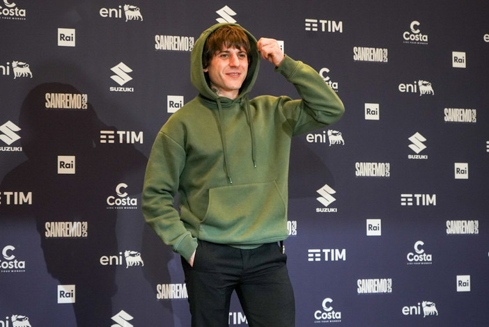 Rkomi di nuovo in gara al Festival: “Il ritmo delle cose arriva dopo un periodo molto stressante” Rkomi di nuovo in gara al Festival: “Il ritmo delle cose arriva dopo un periodo molto stressante”