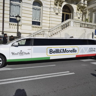 #sanremo2020: lunga limousine di Radio Bella Monella davanti all'hotel Parigi