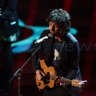 #sanremo 2014: esplode il caso Sinigallia: non va alla conferenza stampa e rischia l'eliminazione