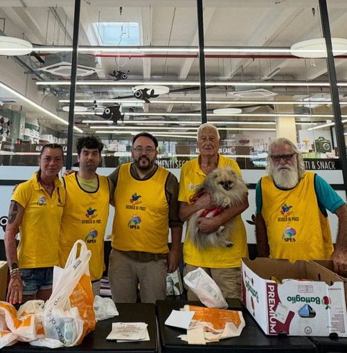 Vallecrosia, raccolta alimentare al Conad: Scuola di Pace Aps e Spes al fianco delle famiglie in difficoltà Vallecrosia, raccolta alimentare al Conad: Scuola di Pace Aps e Spes al fianco delle famiglie in difficoltà
