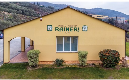 L’azienda Raineri spa di Chiusanico alla fiera milanese "Tuttofood" con i suoi prodotti L’azienda Raineri spa di Chiusanico alla fiera milanese "Tuttofood" con i suoi prodotti