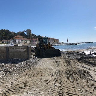 Dalla Regione 2,4 milioni di euro per ripascimenti, pulizia, sicurezza e accessibilità delle spiagge, 617mila all’imperiese