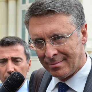 Sanremo: Raffale Cantone al Teatro del Casinò “Non è pensabile fare lotta alla corruzione contro la Pubblica Amministrazione” Sanremo: Raffale Cantone al Teatro del Casinò “Non è pensabile fare lotta alla corruzione contro la Pubblica Amministrazione”