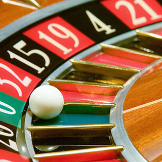 Tempi duri per le case da gioco tradizionali: ad Aosta presentata l'istanza di fallimento per il Casino' di Saint Vincent Tempi duri per le case da gioco tradizionali: ad Aosta presentata l'istanza di fallimento per il Casino' di Saint Vincent