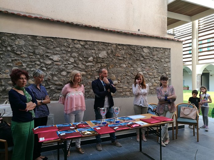 Ventimiglia: raccolta differenziata, gli alunni dell'Istituto Comprensivo Cavour in mostra al Chiostro di Sant'Agostino (Foto) Ventimiglia: raccolta differenziata, gli alunni dell'Istituto Comprensivo Cavour in mostra al Chiostro di Sant'Agostino (Foto)