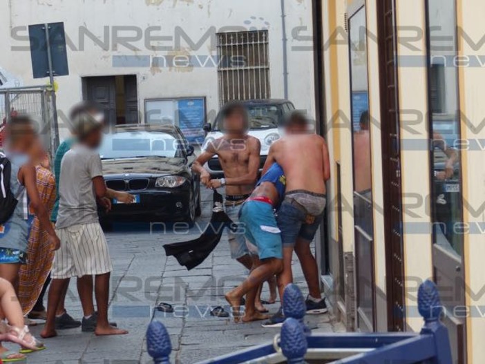 Sanremo: rissa di martedì in piazza Nota, la risposta del Csa al nostro lettore sull'intervento degli agenti Municipali