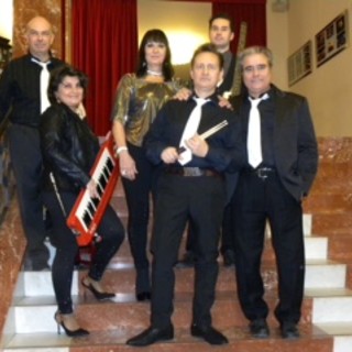 Ospedaletti: stasera alla sagra dei Pigniurin, musica italiana con l'orchestra 'Rita e gli Ever Green'