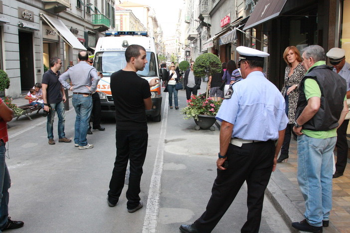 Sanremo: rampa pericolosa e non segnalata in via Matteotti, sono già otto le persone rimaste ferite Sanremo: rampa pericolosa e non segnalata in via Matteotti, sono già otto le persone rimaste ferite