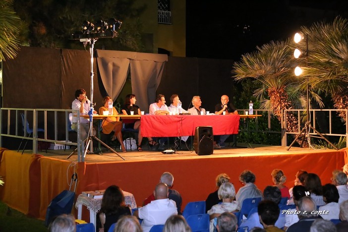 Bordighera: le foto della presentazione di ‘Racconti di Bordighera' un libro di Pier Rossi