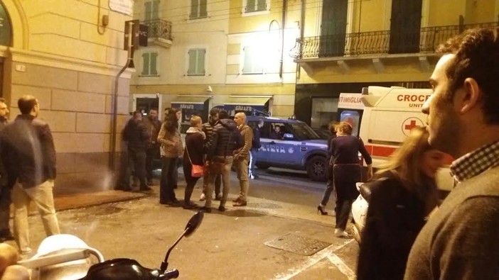 Ventimiglia: violenta lite in serata all'uscita di un locale. Intervento di polizia e Croce Rossa