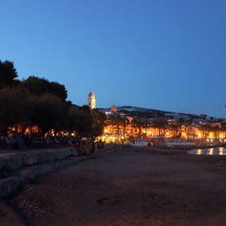 'Luci a Riva Ligure': l'amministrazione vuole trasformare la cittadina in un villaggio natalizio con luminarie e scenografie artistiche