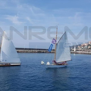La tradizionale Grande Parata degli equipaggi chiude la 20a edizione delle Vele d’Epoca di Imperia (Intervista al Sindaco Scajola) La tradizionale Grande Parata degli equipaggi chiude la 20a edizione delle Vele d’Epoca di Imperia (Intervista al Sindaco Scajola)