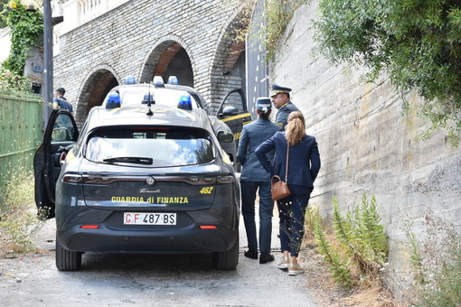 Imperia: è indagato per omissione di soccorso l'uomo che venerdì scorso ha incontrato Allen alla rotonda di Latte Imperia: è indagato per omissione di soccorso l'uomo che venerdì scorso ha incontrato Allen alla rotonda di Latte