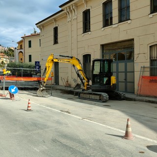 Imperia, ruspe al lavoro a Borgo Marina dopo il black out idrico di domenica mattina