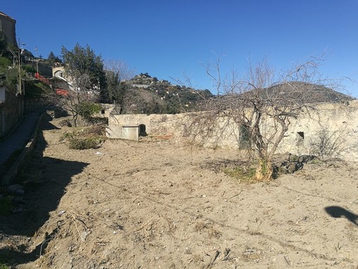 Ventimiglia: proseguono i lavori di riqualificazione di salita Scala Santa, Campagna “Abbiamo valorizzato un angolo di centro storico abbandonato” (Foto e Video)