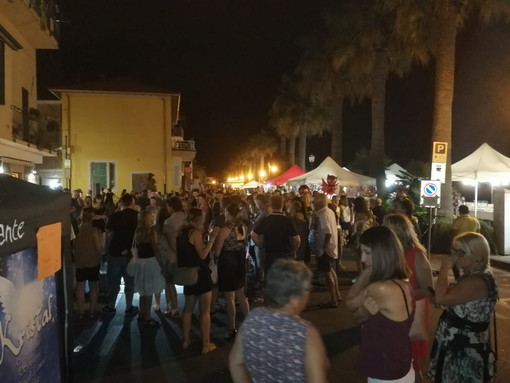 Riva Ligure: questa sera, musica e divertimento sul lungomare e nel centro storico