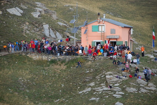 Il rifugio "Gauzzi" del Cai di Sanremo sul Monte Saccarello Il rifugio "Gauzzi" del Cai di Sanremo sul Monte Saccarello