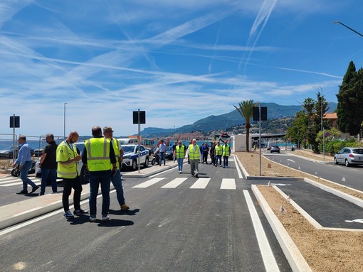 Balzi Rossi, riaperta a doppio senso la Statale: lavori conclusi in anticipo e viabilità finalmente ripristinata
