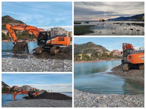 Mareggiata a Ventimiglia, ruspa apre varco alla foce del Roia: si abbassa il livello del fiume (Foto e video) Mareggiata a Ventimiglia, ruspa apre varco alla foce del Roia: si abbassa il livello del fiume (Foto e video)