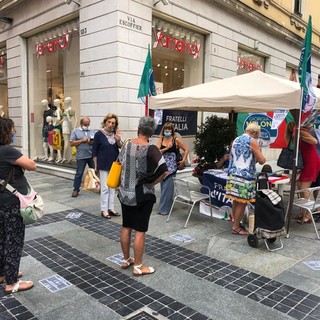 Sanremo: utero in affitto ‘reato universale’, raccolta firme di Fratelli d’Italia per la proposta di legge in Parlamento