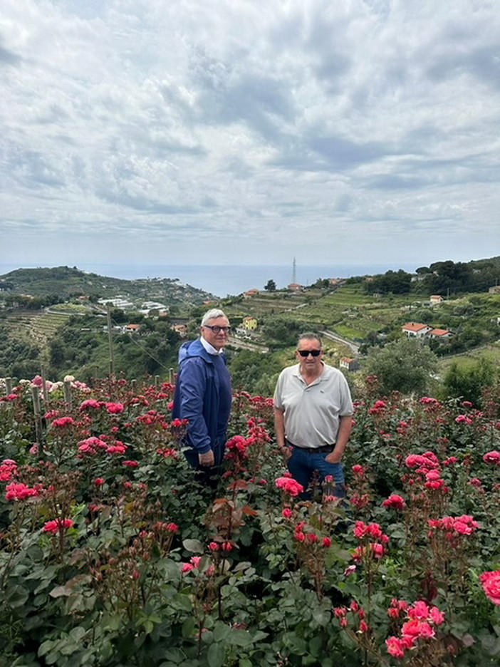 Elezioni Sanremo, il candidato sindaco Rolando: “Non può esistere la città dei fiori senza i fiori” Elezioni Sanremo, il candidato sindaco Rolando: “Non può esistere la città dei fiori senza i fiori”