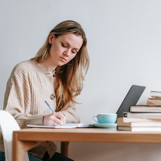 Studenti fuori corso e seconde possibilità: come ripensare il percorso verso il diploma Studenti fuori corso e seconde possibilità: come ripensare il percorso verso il diploma