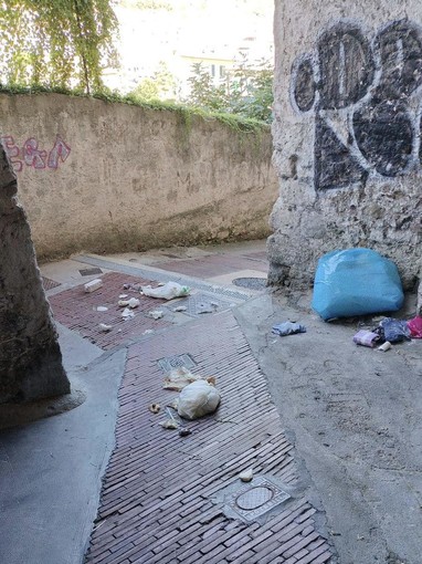 Ventimiglia, abusi edilizi e degrado: controlli della polizia locale nel centro storico Ventimiglia, abusi edilizi e degrado: controlli della polizia locale nel centro storico