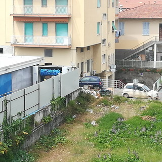Bordighera: situazione di degrado in via Eucaliptus, la segnalazione con foto di un residente Bordighera: situazione di degrado in via Eucaliptus, la segnalazione con foto di un residente