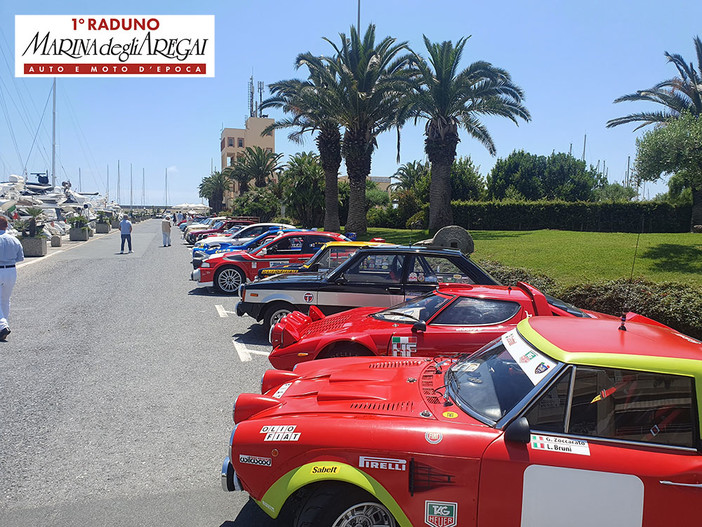Santo Stefano al mare: grande successo del 1° Raduno Marina degli Aregai di Auto e Moto d'Epoca (foto) Santo Stefano al mare: grande successo del 1° Raduno Marina degli Aregai di Auto e Moto d'Epoca (foto)