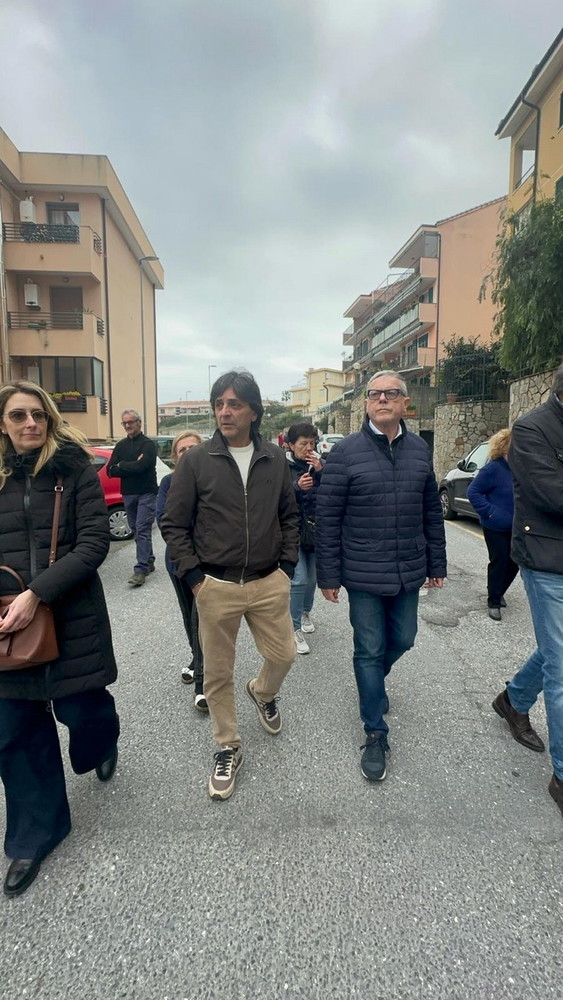 Elezioni Sanremo: incontro del candidato Sindaco Giovanni Rolando con i residenti di Strada San Lorenzo Elezioni Sanremo: incontro del candidato Sindaco Giovanni Rolando con i residenti di Strada San Lorenzo