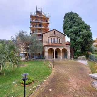 Bordighera: all'ex Anglicana il vernissage della mostra “Il Novecento a Bordighera dall’Europa all’America. Cronache”