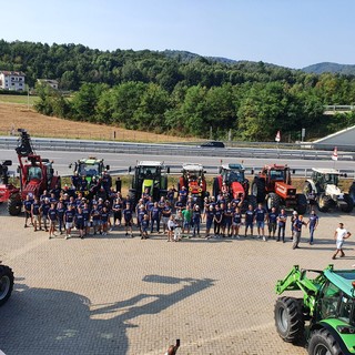 Anche dall'imperiese hanno partecipato al primo raduno di trattori Piemonte - Liguria con partenza dalla Merlino Pubblicità (foto &amp; video)