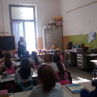 Sanremo: Rossella Masper alla scuola Rubino per leggere alcuni brani sulla Shoah Sanremo: Rossella Masper alla scuola Rubino per leggere alcuni brani sulla Shoah