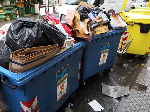 Imperia: 'porta a porta', l'ira di Confcommercio "Servizio gestito malissimo" Imperia: 'porta a porta', l'ira di Confcommercio "Servizio gestito malissimo"
