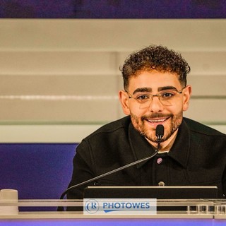 Sanremo 2025, Rocco Hunt torna dopo nove anni: “Festival molto più cool ed energico di una volta, anche in giro per la città”